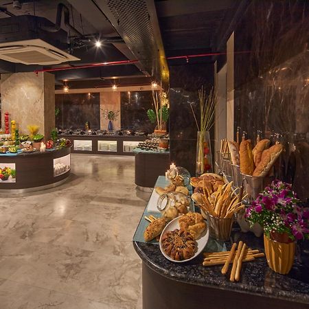 Regenta Central Imperial Candolim Goa Exterior foto